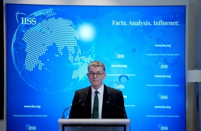 Kepala Badan Intelijen Luar Negeri Inggris (MI6) Richard Moore, berpidato di London, 30 November 2021.