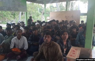 Ratusan etnis Muslim-Rohingya yang terdampar di perairan Aceh, Minggu, 6 Maret 2022. (Courtesy: Panglima Laot Bireuen)