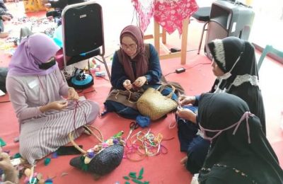 Kerajinan anyam rotan atau purun di Kapuas. (Ist)