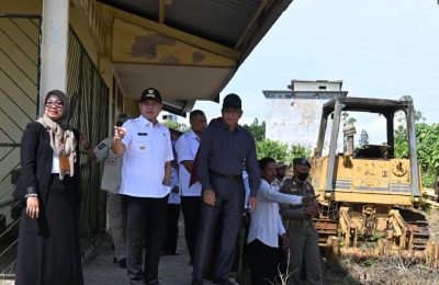 Bupati Paser, dr. Fahmi Fadli meninjau Kantor UPTD Peralatan dan Pengelolaan Alat Berat DPUTR. (Ist)