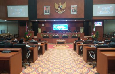 Rapat Paripurna DPRD Kabupaten PPU. (ESY)