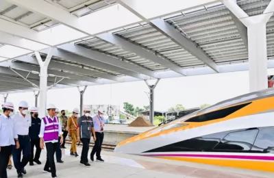 Proyek KCJB Capai 88,8 Persen, Presiden Jokowi berharap tumbuhnya ekonomi baru. (Twitter/@setkabgoid)