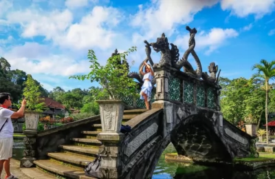 Wisatawan di Bali. (KEMENPAREKRAF)