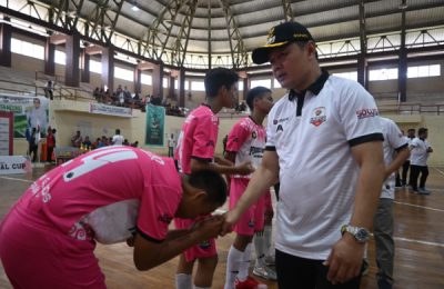 Bupati Paser, Fahmi Fadli membuka turnamen futsal. (Ist)