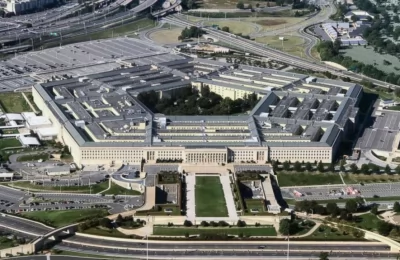 Gedung Pentagon terlihat dari udara, 24 September 2017. (Foto: Bill Clark/CQ Roll Call via AP)