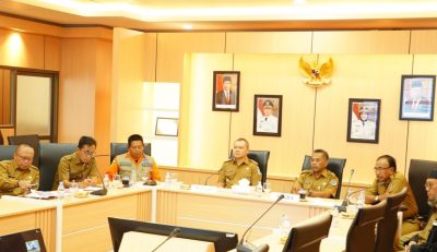 Bupati Paser Fahmdi Fadli bersama Sekda, dan Asisten. (Ist)