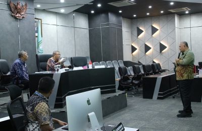 Gubernur Kalimantan Barat, H. Sutarmidji S.H., M.Hum., menerima kunjungan Mochamad Soffin Hadi, General Manager PLN UID Kalbar. (Ist)