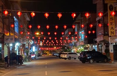 Lampion  di ruas-ruas jalan di Kota Singkawang. (Ist)