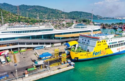 Aktivitas kapal Feri di salah satu pelabuhan. (Ist)