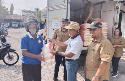 800 karung beras disalurkan pada Opsar Murah di Kelurahan Langkai. (Ist)