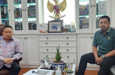 Wakil Ketua DPRD Balangan Muhammad Ifdali, temui Anggota DPR RI Perwakilan Dapil 1 Kalimantan Selatan, H. Syaifullah Tamliha.(Ist)