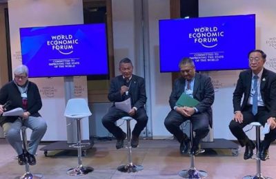 Menteri ESDM Arifin Tasrif (kedua dari kanan) berbicara dalam Forum Ekonomi Dunia (The World Economic Forum/WEF) 2023 yang digelar di Davos, Swiss, Selasa (17/1/2023) waktu setempat. (Ist)