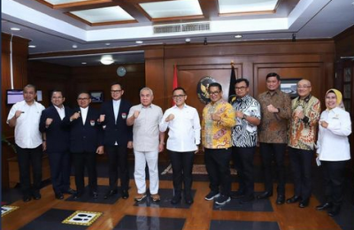 Gubernur Kaltim, Isran Noor usai menemui Menteri Pendayagunaan Aparatur Negara dan Reformasi Birokrasi (Menpan RB), Abdullah Azwar Anas. (Ist)