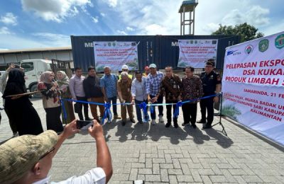 Sebanyak 10 kontainer limbah sawit berupa bungkil dikirim melalui Terminal Peti Kemas Palaran, Samarinda. (Ist)