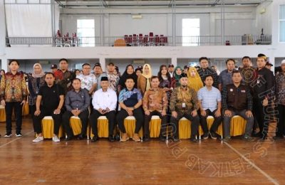 Sekda Kabupaten PPU, Tohar bersama Pantarlih Kecamatan Penajam. (Ist)