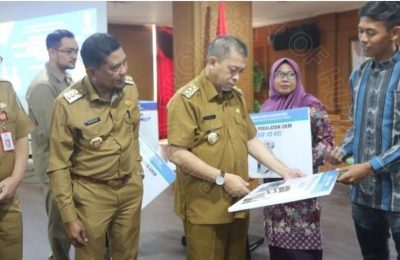 Penyerahan bantuan ke UMKM dan IKM di Kabupaten PPU dan Kabupaten Paser. (Ist)