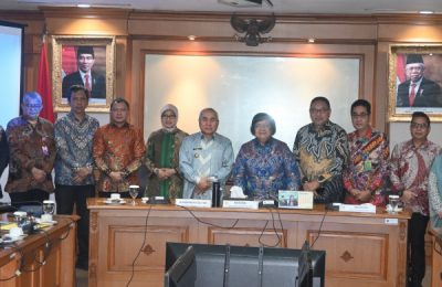 Bupati Paser, Fahmi Fadli dan Gubernur Kaltim, Isran Noor saat penyampaian ke Mehteri LHK. (Ist)