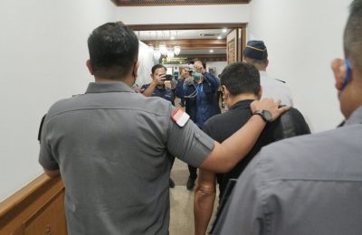 Ilustrasi penertiban WNA oleh imigrasi. (Ist)