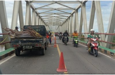 Buka-Tutup Arus Lalu Lintas Jembatan Sei Katingan. (Ist)