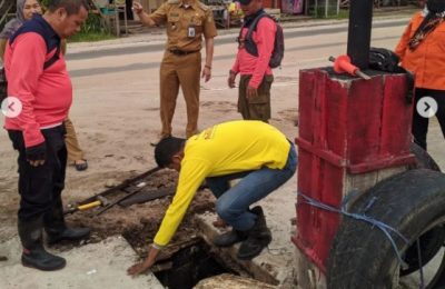 Cegah Banjir, Tim Gabungan Bersihkan Saluran Drainase yang Tersumbat. (Ist)