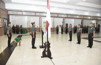 Pelaksanaan laporan korps kenaikan pangkat prajurit dan pegawai negeri sipil Kodam VI/Mulawarman. (Ist)