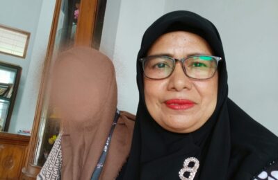 Nurkaidah (Jilbab hitam) saat mengantar korban TPPO untuk menjalani rehabilitasi di Kota Samarinda, Rabu (14/06/2023). (ESY)