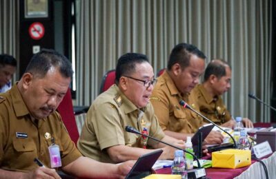 Pj Bupati PPU, Makmur Marbun (Kedua dari Kiri). (Ist)