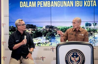 Menparekraf Sandiaga Salahuddin Uno bersama Direktur Jenderal Informasi dan Komunikasi Publik (Dirjen IKP) Kementerian Kominfo, Usman Kansong, dalam acara The Weekly Brief with Sandi Uno di Jakarta pada Rabu (10/1/2024)/Dok Biro Komunikasi Kemenparekraf. (Ist)