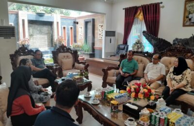 Makmur Marbun Terima PHRI Kabupaten PPU. (Ist)