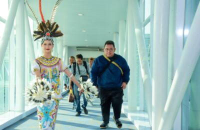 Penampilan Penari di Bandara SAMS Sepinggan Balikpapan. (Ist)