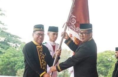 Pj Bupati PPU, Makmur Marbun (Kiri). (Ist)