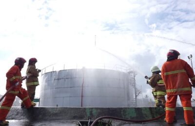 Simulasi Tanggap Darurat Level 1 Penanggulangan Kebakaran Dan Evakuasi Masyarakat. (Ist)