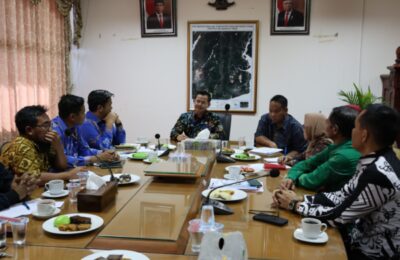 Sekda Kabupaten PPU, Tohar saat memimpin rapat. (Ist)