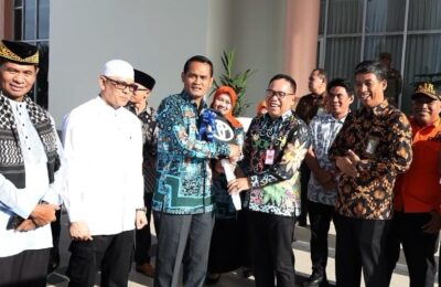 Serah Terima Mobil Operasional. (Ist)