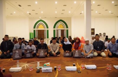Makmur Marbun Gelar Sahur Bersama Pasukan Orange di Kabupaten PPU. (Ist)
