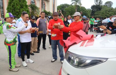 Penyerahan mobil Ambulan kepada sebelas Pusat Kesehatan Masyarakat (Puskesmas) di Kabupaten PPU. (Ist)