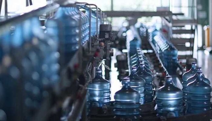 Air minum dalam kemasan (AMDK). (Ist)
