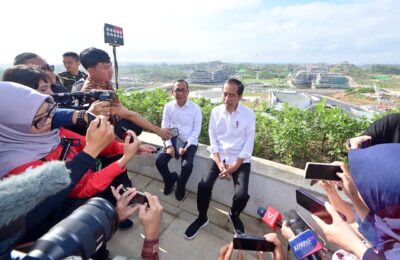 Jokowi Ajak Media Tinjau Kawasan Istana Kepresidenan. (Ist)