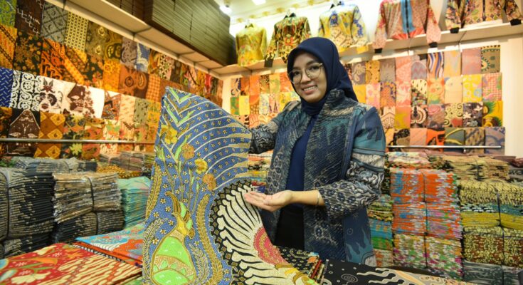 Produk UMKM yakni Batik dari Sragen berhasil go internasional berkat dukungan Pertamina UMK Academy. (Ist)