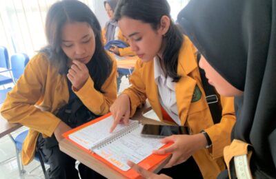 PHI dengan Pertamina Foundation (PF) sebagai mitra pelaksana dalam Program Beasiswa Sobat Bumi Kalimantan. (Ist)