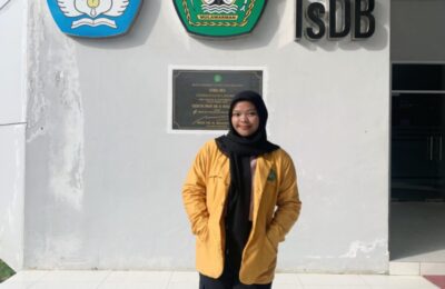 Zahrahtul Sa’diyah, yang akrab disapa Zahra penerima Beasiswa Sobat Bumi Kalimantan PHI. (Ist)