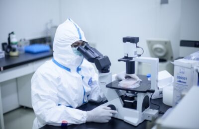 Peneliti Muda BPOM yang belajar Pengembangan Laboratorium BSL-3 di LPT Unair. (Ist)
