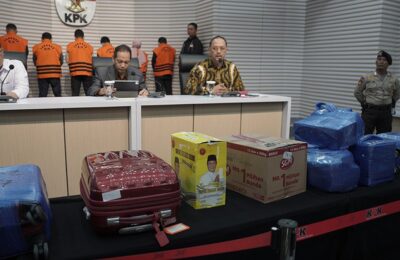 KPK melakukan kegiatan tangkap tangan dugaan suap pada pengadaan barang dan jasa untuk sejumlah proyek pekerjaan di wilayah Pemprov Kalsel. (Ist)