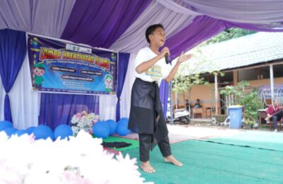 Salah satu penampilan peserta lomba Bakisah Bahasa Banjar. (Ist)