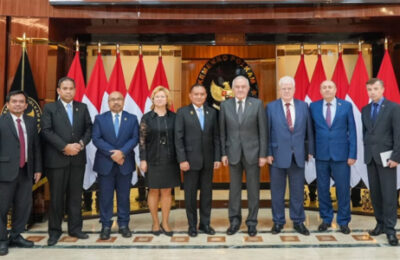 Wamenko Polkam, Lodewijk F. Paulus, menerima kunjungan kehormatan dari Ketua Komite Pertahanan dan Keamanan Dewan Federasi Majelis Federasi Rusia. (Ist)