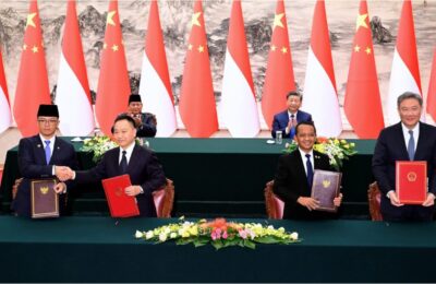 Presiden Prabowo Subianto bersama Presiden RRT, Xi Jinping, menyaksikan penandatanganan sejumlah kesepakatan kerja sama antara Indonesia dan Tiongkok. (Ist)