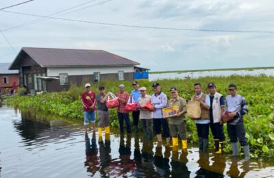 Pemprov Kalsel Salurkan Bantuan untuk Warga Terdampak Banjir. (Ist)