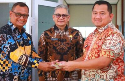 Bupati PPU Mudyat Noor secara resmi meresmikan Gedung Kantor Lurah Jenebora. (Ist)
