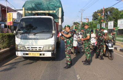 Puluhan TNI di Tanah Laut Turun ke Jalan Sambut Agustusan. (Ist)