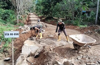 Satgas TMMD Kodim Banjar Membuat Gorong-Gorong Penghubung Desa. (Ist)